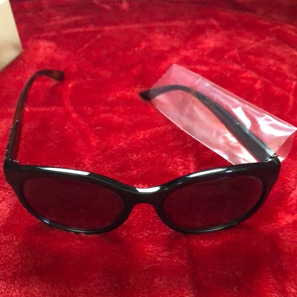 Burberry Sunglasses - Picture 3 of 4